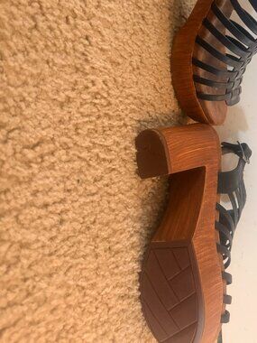 BOC Born Sandals Women’s Size 10 Leather Braided Block Heel Like New